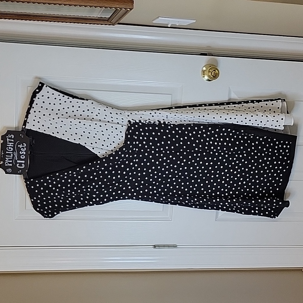 Ann Taylor Mixed Dot Wrap Style Dress 6 Black White Cap Sleeve